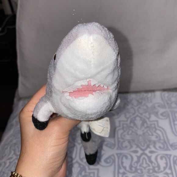 Shark stuffed animal toy - Picture 4 of 4